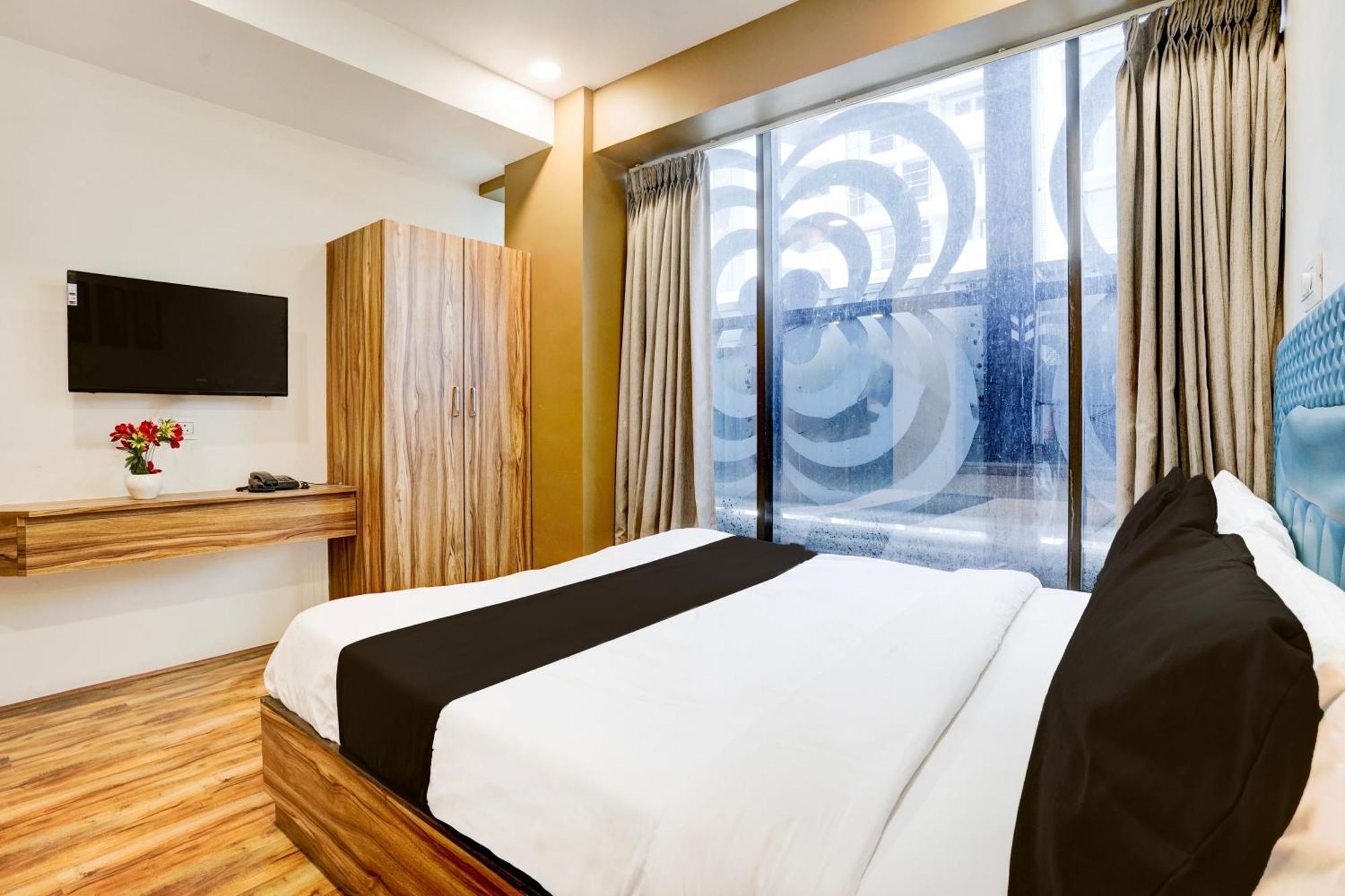 Super Collection O Vesu Surat Formerly Hotel Signature Exterior foto